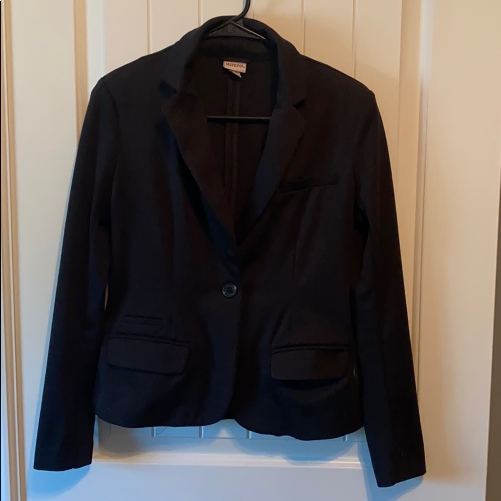 Women’s black blazer